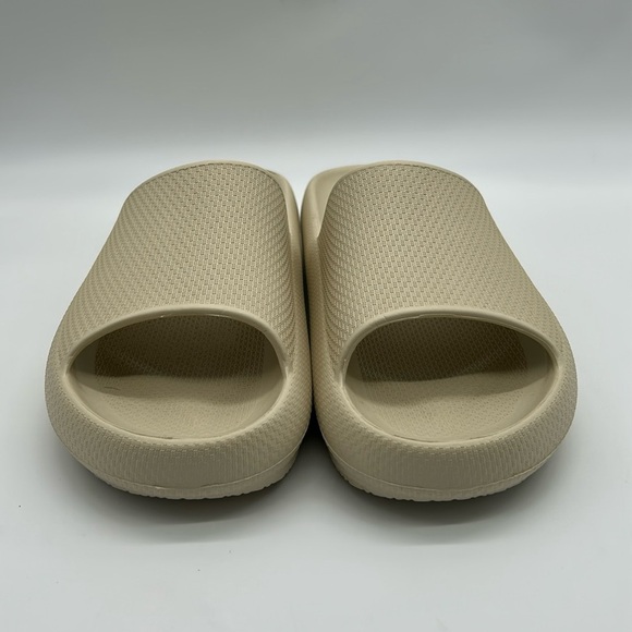 2363- 32 Degrees Cool Cushion Slide Sandals Tan Size W9-10 / M7-8 NWT - Picture 4 of 10